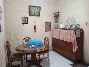 Rumah Lama Dalam Komplel PLN Gandul Cinere Depok
