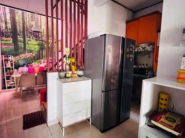 Dijual Rumah di Pondok Aren Dengan Bangunan 2 Lantai Harga Terjangkau UT-18761
