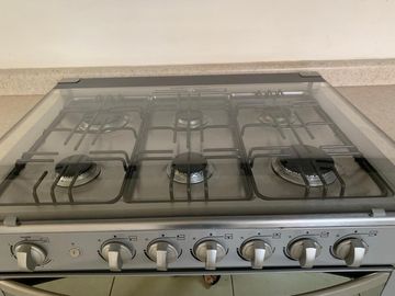 RENTO CASA EN FRACCIONAMINETO PORTON CAÑADA A DOS MINUTOS DEL CENTRO DE NEGOCIOS PUERTA BAJIO