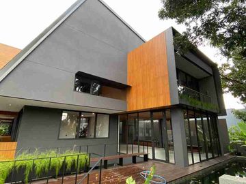 Kemang Selatan Modern Tropical Townhouse One Gate System 24 Hours Security
