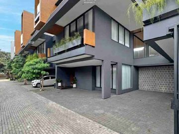 Kemang Selatan Modern Tropical Townhouse One Gate System 24 Hours Security