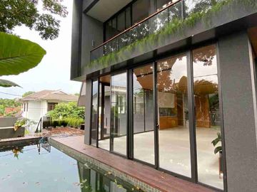 Kemang Selatan Modern Tropical Townhouse One Gate System 24 Hours Security