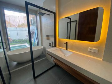 Di jual villa di padonan bali dekat dengan canggu