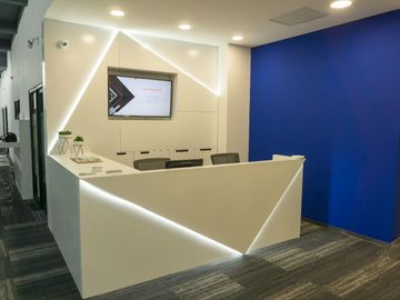 OFICINA EQUIPADA EN RENTA EN LEON, GUANAJUATO EDIFICIO PUERTA BAJIO - SERVICIOS INCLUIDOS