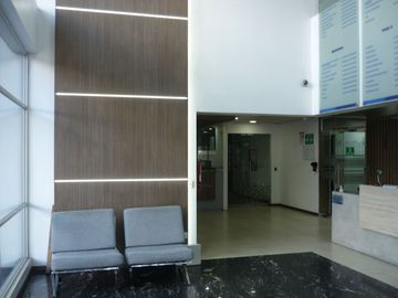 OFICINA EN VENTA SECTOR VOZANDES NORTE DE QUITO