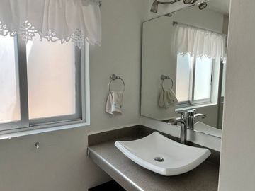 CASA EN RENTA LOMAS DE BELLAVISTA