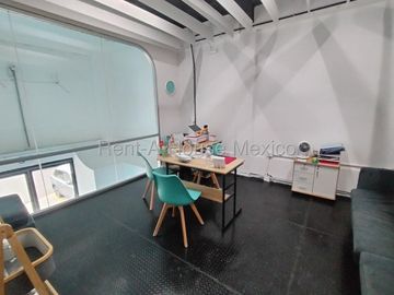 Altos de Juriquilla Local Comercial en Renta | Planta Baja con Tapanco y Oficinas Bpa153