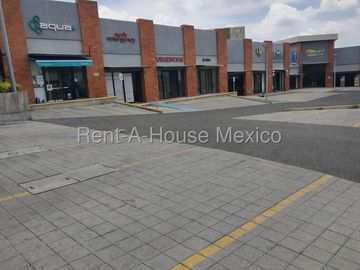 Altos de Juriquilla Local Comercial en Renta | Planta Baja con Tapanco y Oficinas Bpa153