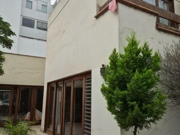 Vendo casa como Terreno de 309m2, Las Gardenias, Surco