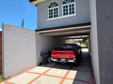 CASA EN VENTA EN PRIVADA EN CACALOMACAN