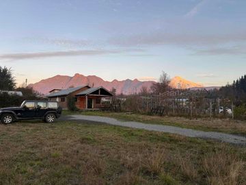 Pucón , terreno urbano con casa