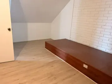 Amplia Casa Familiar En Venta | Vitacura | 4 Dormitorios
