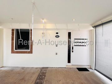 Casa en venta con 2 Hab, 2 Baños en Sonterra, Queretaro, Mexico.