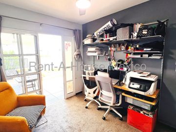 Casa en venta con 2 Hab, 2 Baños en Sonterra, Queretaro, Mexico.