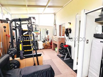 Casa en venta con 2 Hab, 2 Baños en Sonterra, Queretaro, Mexico.