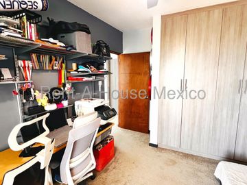 Casa en venta con 2 Hab, 2 Baños en Sonterra, Queretaro, Mexico.