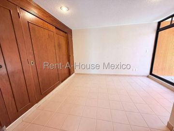 Casa en renta con 4 Hab, 3 Baños en Loma Dorada, Queretaro, Mexico.