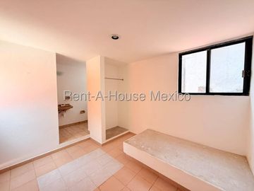 Casa en renta con 4 Hab, 3 Baños en Loma Dorada, Queretaro, Mexico.