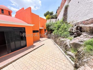 Casa en renta con 4 Hab, 3 Baños en Loma Dorada, Queretaro, Mexico.