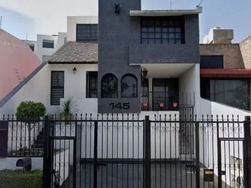 CASA UBICADA EN NAUCALPAN , EDO DE MEXICO!!