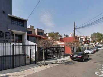 CASA UBICADA EN NAUCALPAN , EDO DE MEXICO!!