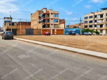 VENDO TERRENO A 2 CUADRAS DE LA AV UNIVERSITARIA.
