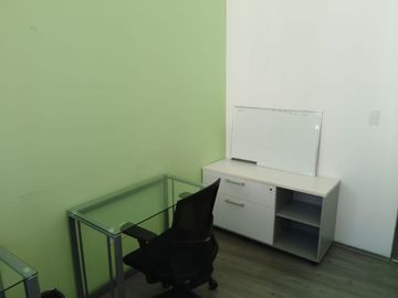 OFICINA EQUIPADA EN RENTA EN SAN LUIS POTOSI EDIFICIO ILEVA - SERVICIOS INCLUIDOS
