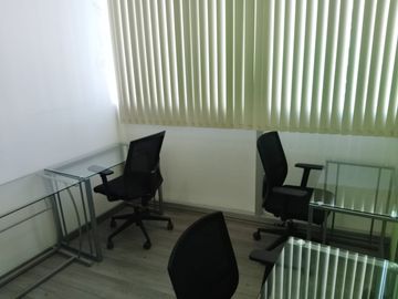 OFICINA EQUIPADA EN RENTA EN SAN LUIS POTOSI EDIFICIO ILEVA - SERVICIOS INCLUIDOS