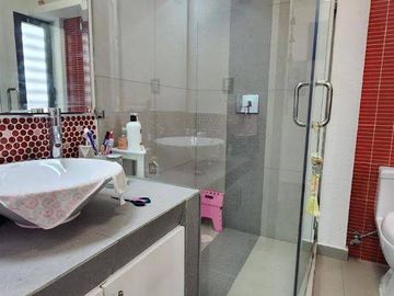 BONITA CASA EN VENTA EN BOSQUE ESMERALDA