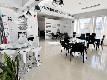 2 OFICINAS EN ALQUILER + COCHERA Y TERRAZA EN LA AV EJERCITO