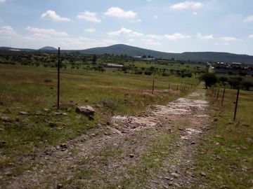 TERRENO EN VENTA EN SANTA TERESA HUIMILPAN QUERETARO PARA INVERSION Y USO MIXTO CERCA DEL CENTRO CIVICO