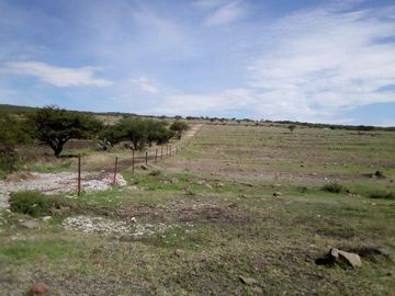 TERRENO EN VENTA EN SANTA TERESA HUIMILPAN QUERETARO PARA INVERSION Y USO MIXTO CERCA DEL CENTRO CIVICO