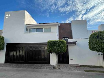 CASA EN RENTA EN CAÑADA DEL REFUGIO