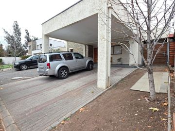 Casa en Venta Rinconada de Los Andes dentro de Condominio  2 minutos de carretera a Stgo.