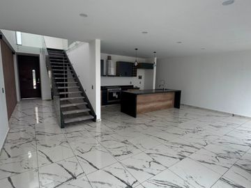 CASA EN VENTA EN LOMALTA TRES MARIAS