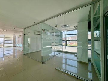 Oficina en Renta en Torre CS9800, Centro Sur, Querétaro - 136 m²