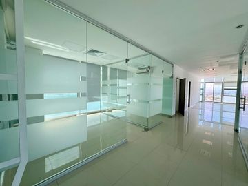 Oficina en Renta en Torre CS9800, Centro Sur, Querétaro - 136 m²