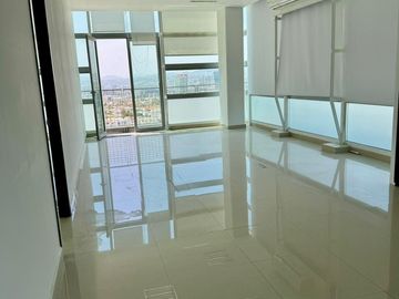 Oficina en Renta en Torre CS9800, Centro Sur, Querétaro - 136 m²