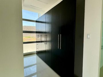 Oficina en Renta en Torre CS9800, Centro Sur, Querétaro - 136 m²