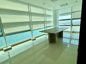 Oficina en Renta en Torre CS9800, Centro Sur, Querétaro - 136 m²