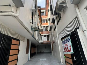 3-Storey Modern Townhouse for Sale Prime Location in Tandang Sora-MD