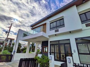 Filinvest East, Tropics 2 – BRAND NEW Residential House for Sale 6 Bedrooms