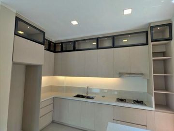 Filinvest East, Tropics 2 – BRAND NEW Residential House for Sale 6 Bedrooms