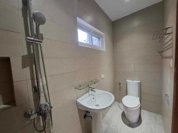 29M- BRAND NEW HOUSE & LOT w/ 4 BEDROOMS PLUS BUILT IN CLOSET, LOCATED IN HOLY SPIRIT QUEZON CITY