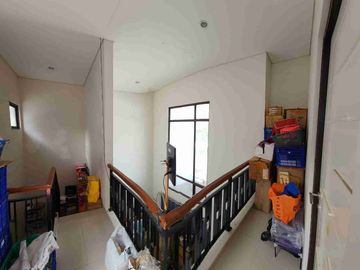 Rumah 2 Lantai, Bebas Banjir, Harga Murah di Bawah Pasaran di Metland Menteng, ujung Menteng, cakung, Jakarta Timur