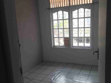 rumah 2 lantai di dasana indah