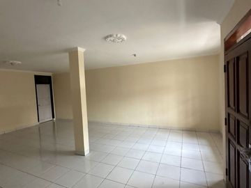 Sewa Rumah Luas Pinggir Jalan Antapani Raya dekat Gasmin Jalan Ramai Potensial Bisnis