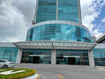 Piso de Oficinas con 9 privados y 2 salas de juntas