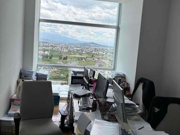 Piso de Oficinas con 9 privados y 2 salas de juntas
