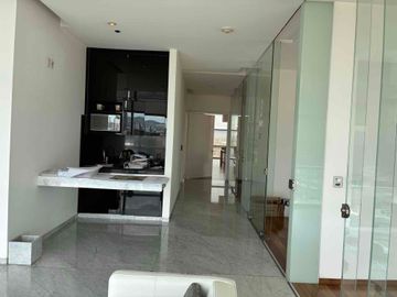 Piso de Oficinas con 9 privados y 2 salas de juntas